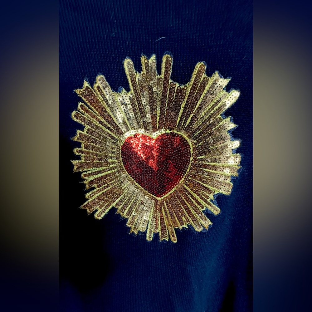 VINTAGE Club Room black Sweater with Gold and Red Heart Design